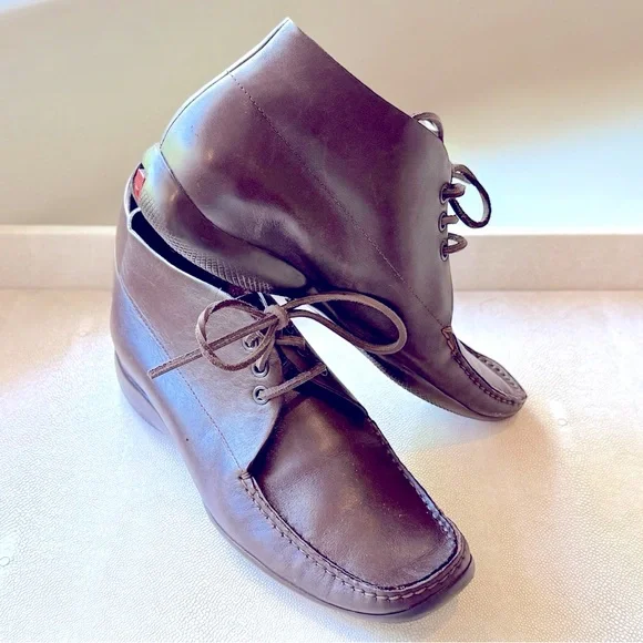 Prada Women’s Brown Leather Ankle Boots- Red Prada Stripe Sole - Made in Italy - Picture 5 of 10